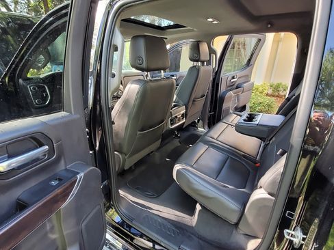 Used 2020 GMC Sierra 1500 SLT w/ SLT Premium Plus Package AWD/4WD image 4