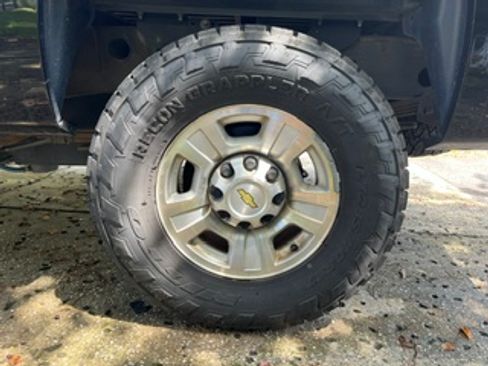 Used 2007 Chevrolet Silverado 2500 LTZ w/ Safety Package AWD/4WD image 16