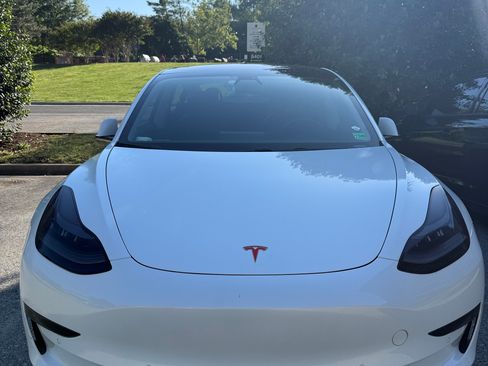 Used 2018 Tesla Model 3 Long Range RWD image 2