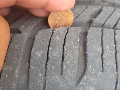 Used 2001 Buick Park Avenue Sedan 4D w/ Prestige Pkg image 16