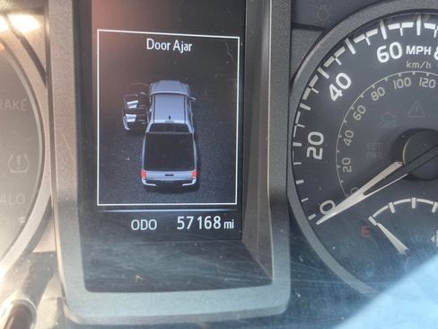 Used 2019 Toyota Tacoma TRD Off-Road w/ Technology Package image 23