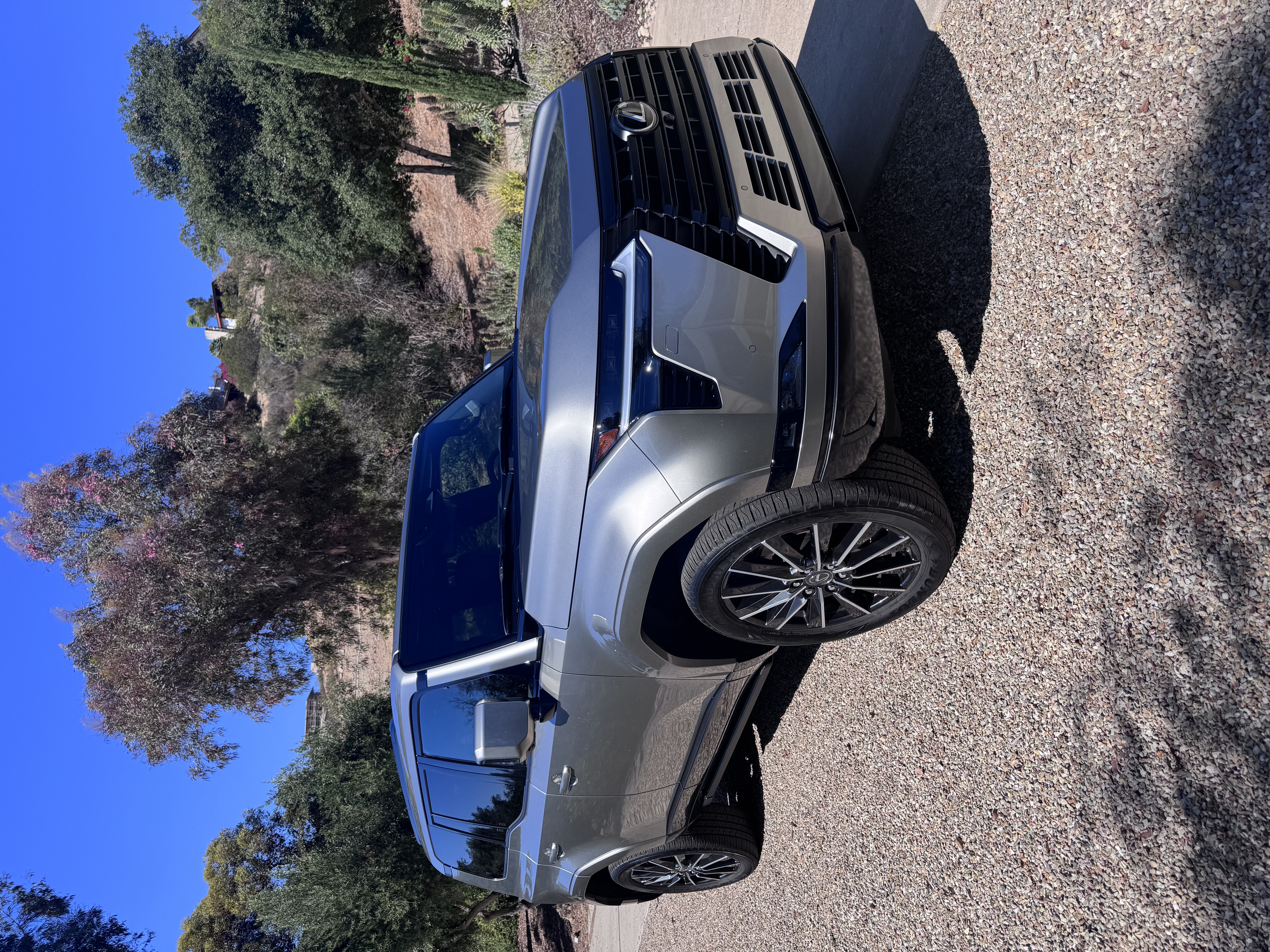 Used 2025 Lexus GX 550 w/ Cold Area Package AWD/4WD image 4