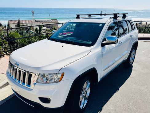 Used 2011 Jeep Grand Cherokee Overland RWD image 1