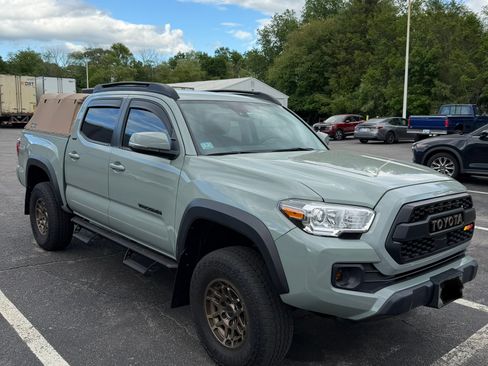 Used 2022 Toyota Tacoma SR5 w/ Trail Edition AWD/4WD image 2