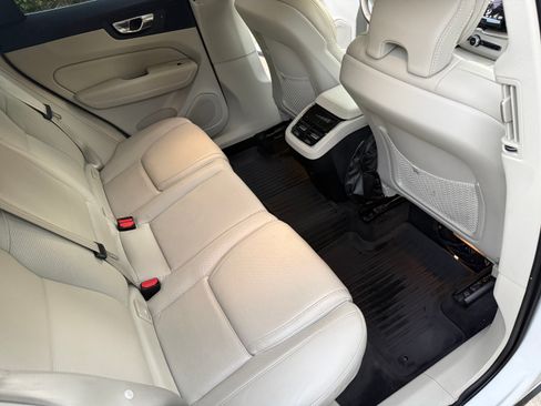 Used 2021 Volvo XC60 T5 Inscription w/ Protection Package Premier image 10