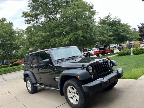 Used 2016 Jeep Wrangler Unlimited Sport w/ Quick Order Package 24S AWD/4WD image 1