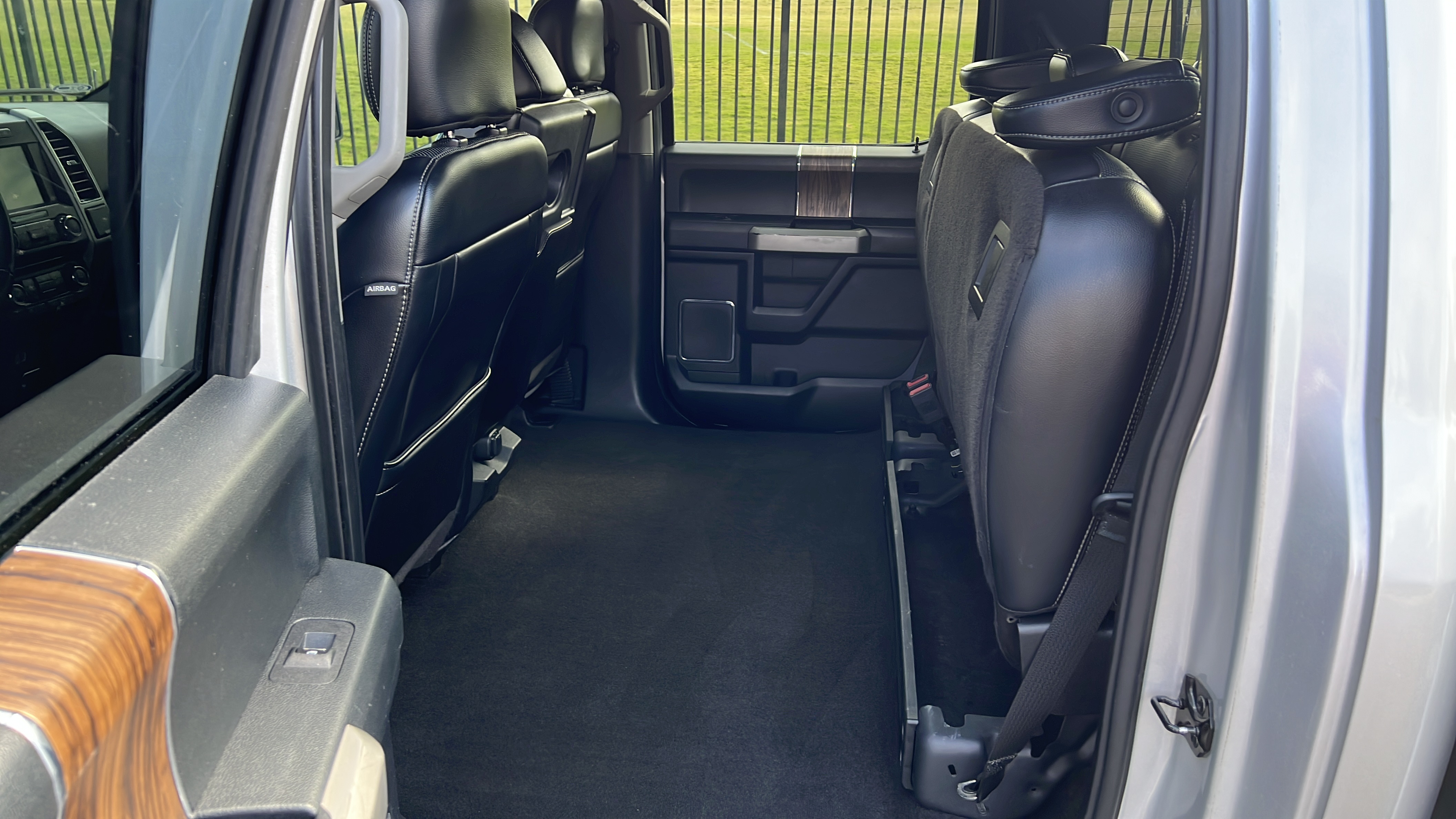 Used 2018 Ford F150 Lariat AWD/4WD image 10