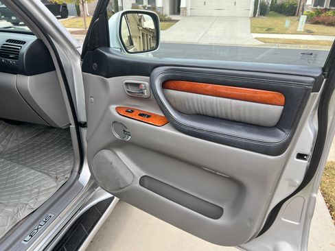 Used 2007 Lexus LX 470 470 Sport Utility 4D image 22