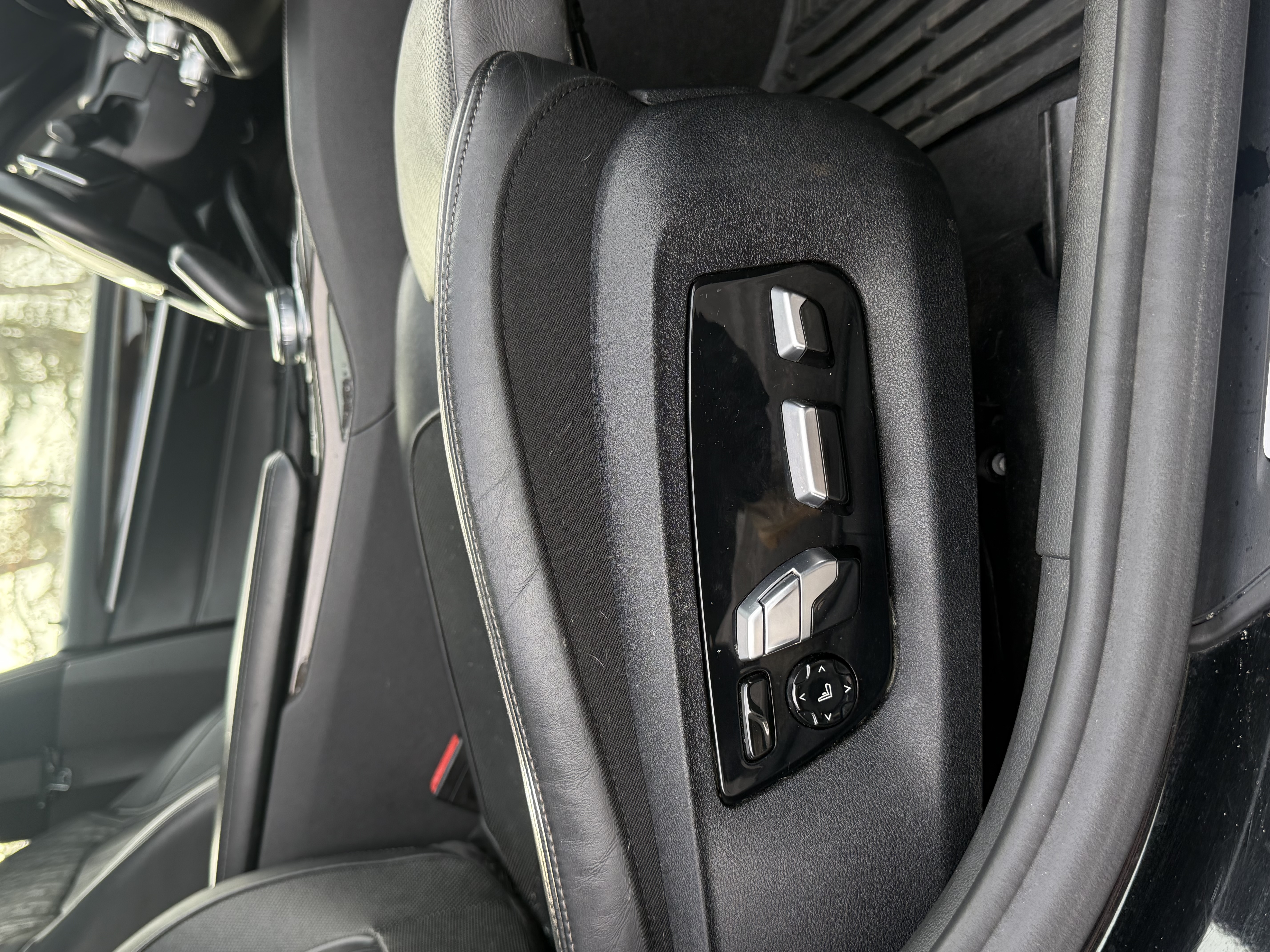 Used 2018 BMW 540i xDrive AWD/4WD image 11