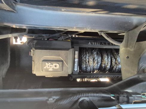 Used 2019 Toyota Tacoma TRD Off-Road w/ Technology Package image 16