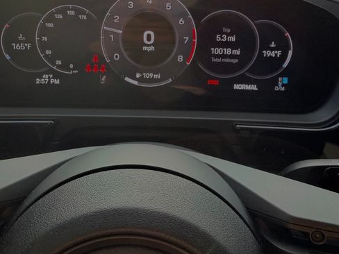 Used 2025 Porsche Cayenne image 10