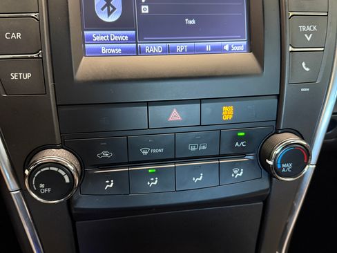 Used 2017 Toyota Camry SE w/ Moonroof Package FWD image 27