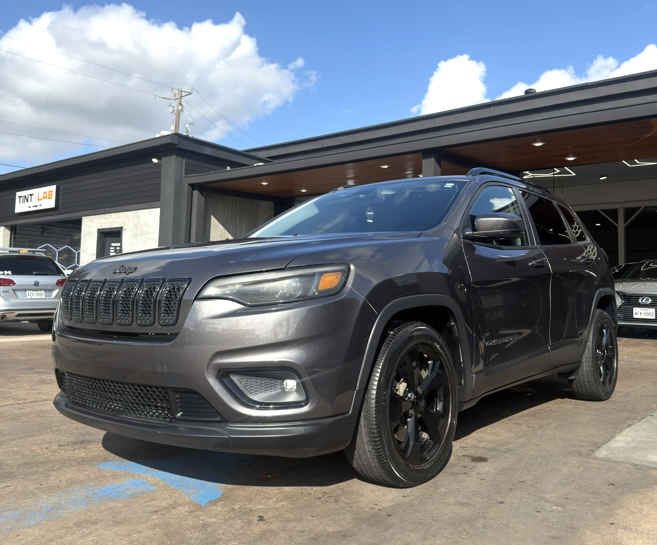 Used 2019 Jeep Cherokee Latitude Plus FWD image 16