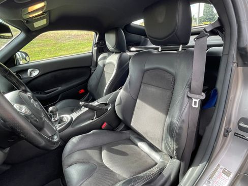 Used 2010 Nissan 370Z Touring w/ Sport Pkg RWD image 16