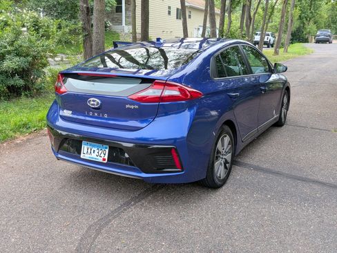 Used 2019 Hyundai Ioniq Plug-In Hybrid FWD image 2