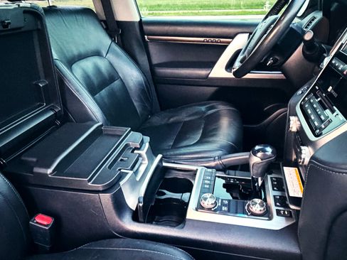 Used 2019 Toyota Land Cruiser AWD/4WD image 20