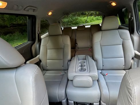 Used 2014 Honda Odyssey EX-L image 15