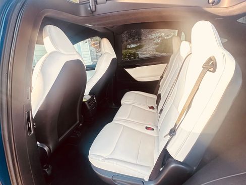 Used 2021 Tesla Model X Long Range image 10