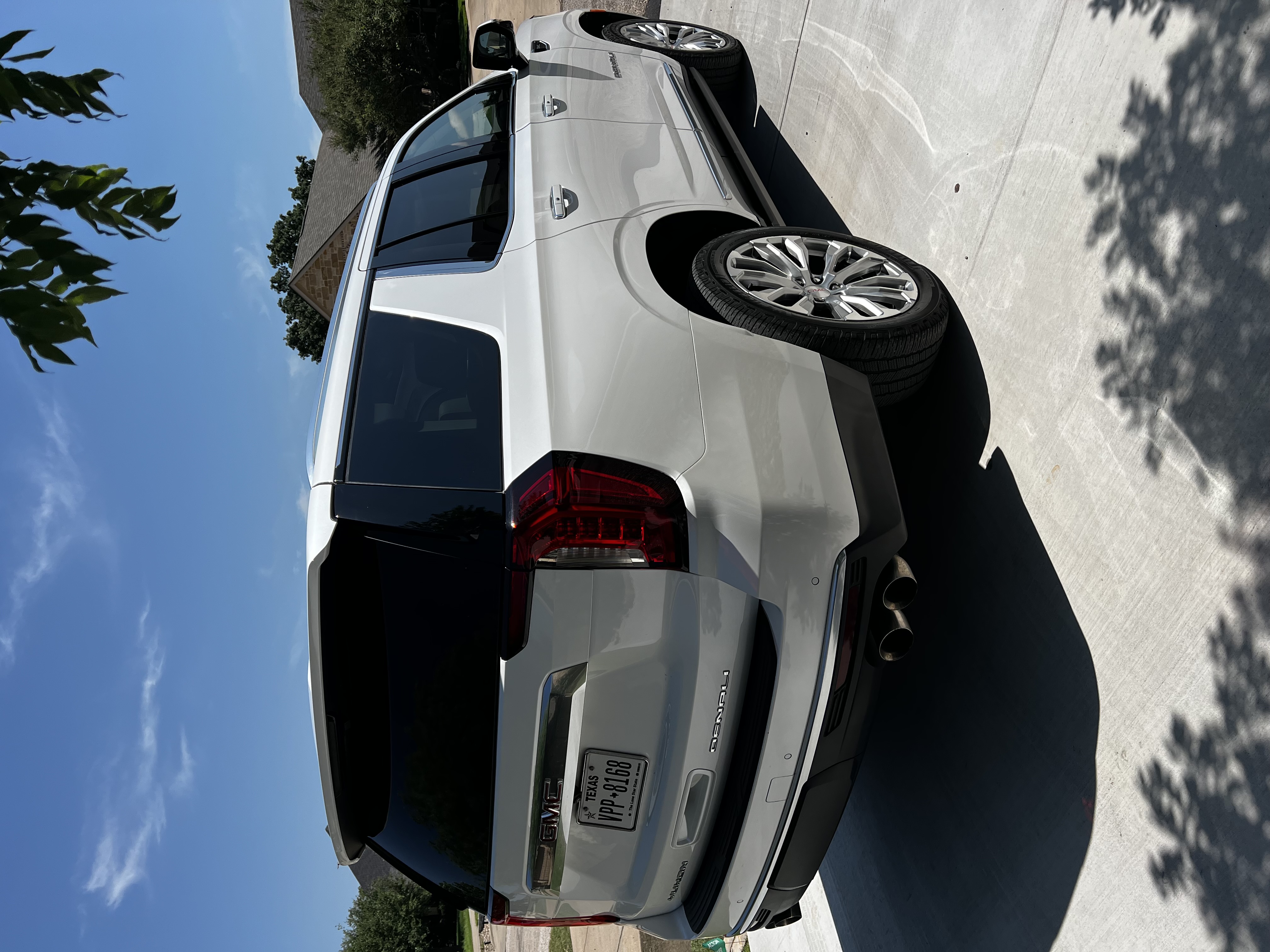 Used 2024 GMC Yukon Denali AWD/4WD image 26