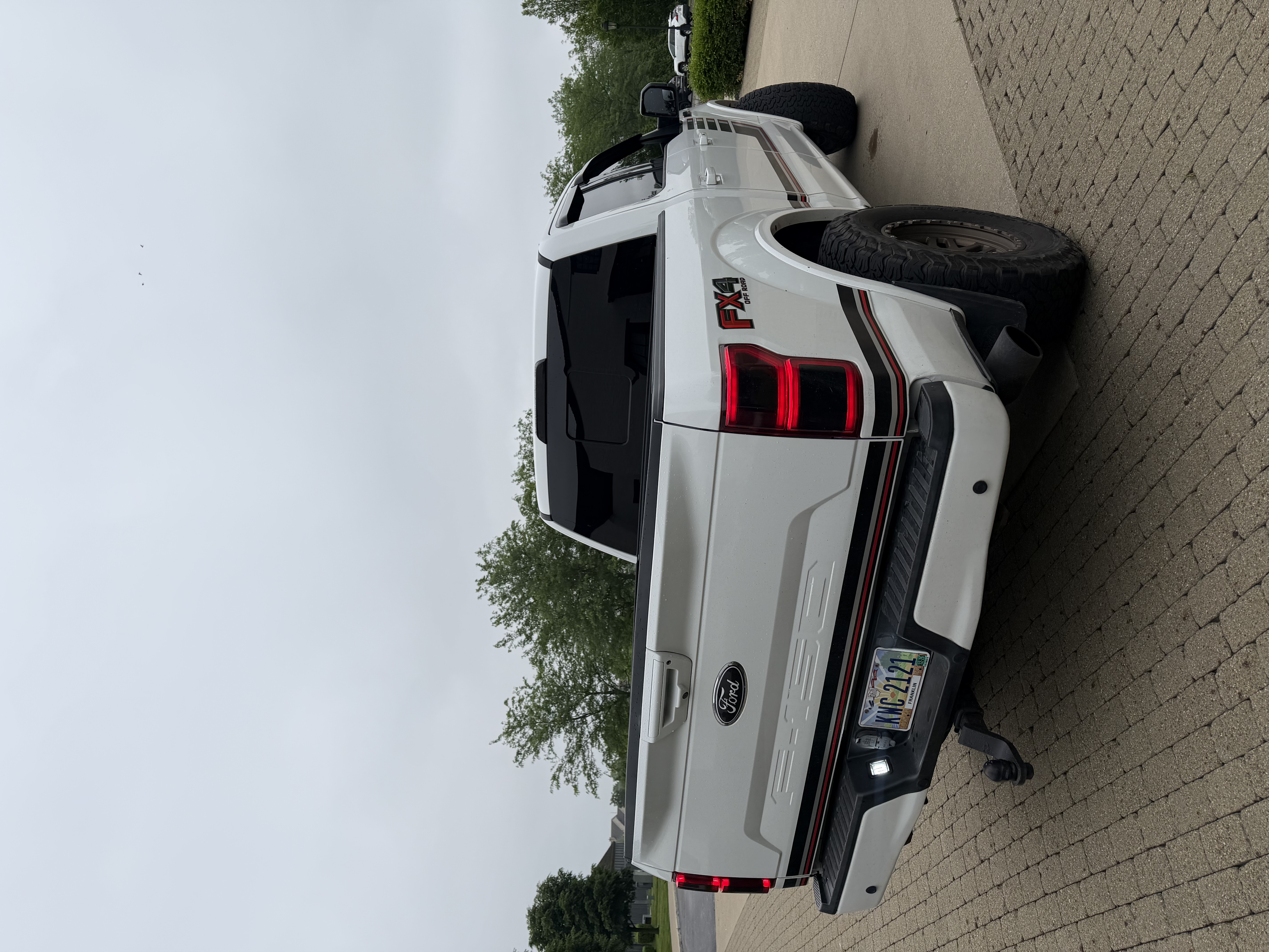 Used 2018 Ford F150 Lariat w/ Equipment Group 502A Luxury AWD/4WD image 5