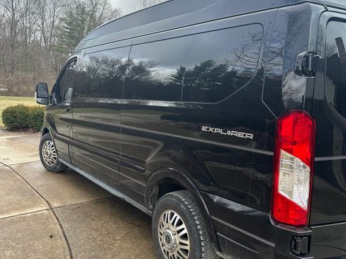 Used 2021 Ford Transit 150 Low Roof AWD image 5