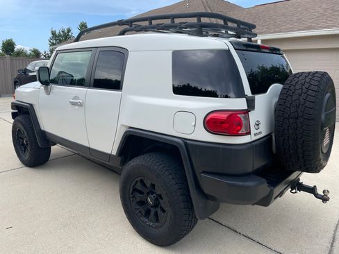 Used 2011 Toyota FJ Cruiser 4WD w/ Upgrade Pkg image 4