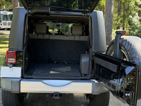 Used 2008 Jeep Wrangler Unlimited Sahara w/ Dual Top Group image 5