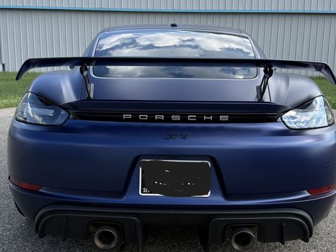 Used 2020 Porsche 718 Cayman GT4 RWD image 14
