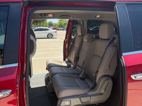 Used 2022 Honda Odyssey EX image 10