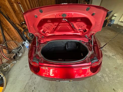 Used 2020 MAZDA MX-5 Miata RF Grand Touring RWD image 12