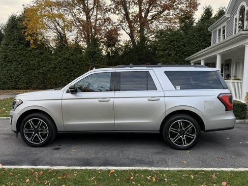 Used 2019 Ford Expedition Max Limited w/ Equipment Group 303A image 2
