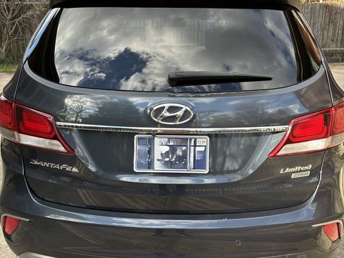 Used 2017 Hyundai Santa Fe Limited image 2