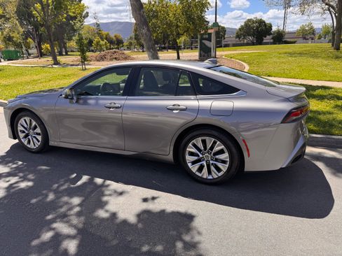 Used 2021 Toyota Mirai w/ Advanced Technology Package image 1