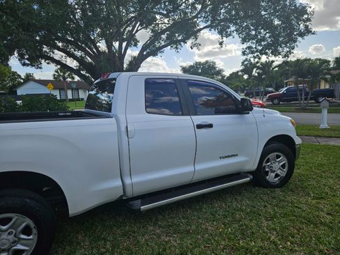 Used 2011 Toyota Tundra 2WD Double Cab w/ Tow Pkg image 8