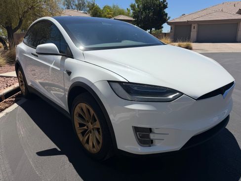 Used 2020 Tesla Model X AWD/4WD image 10