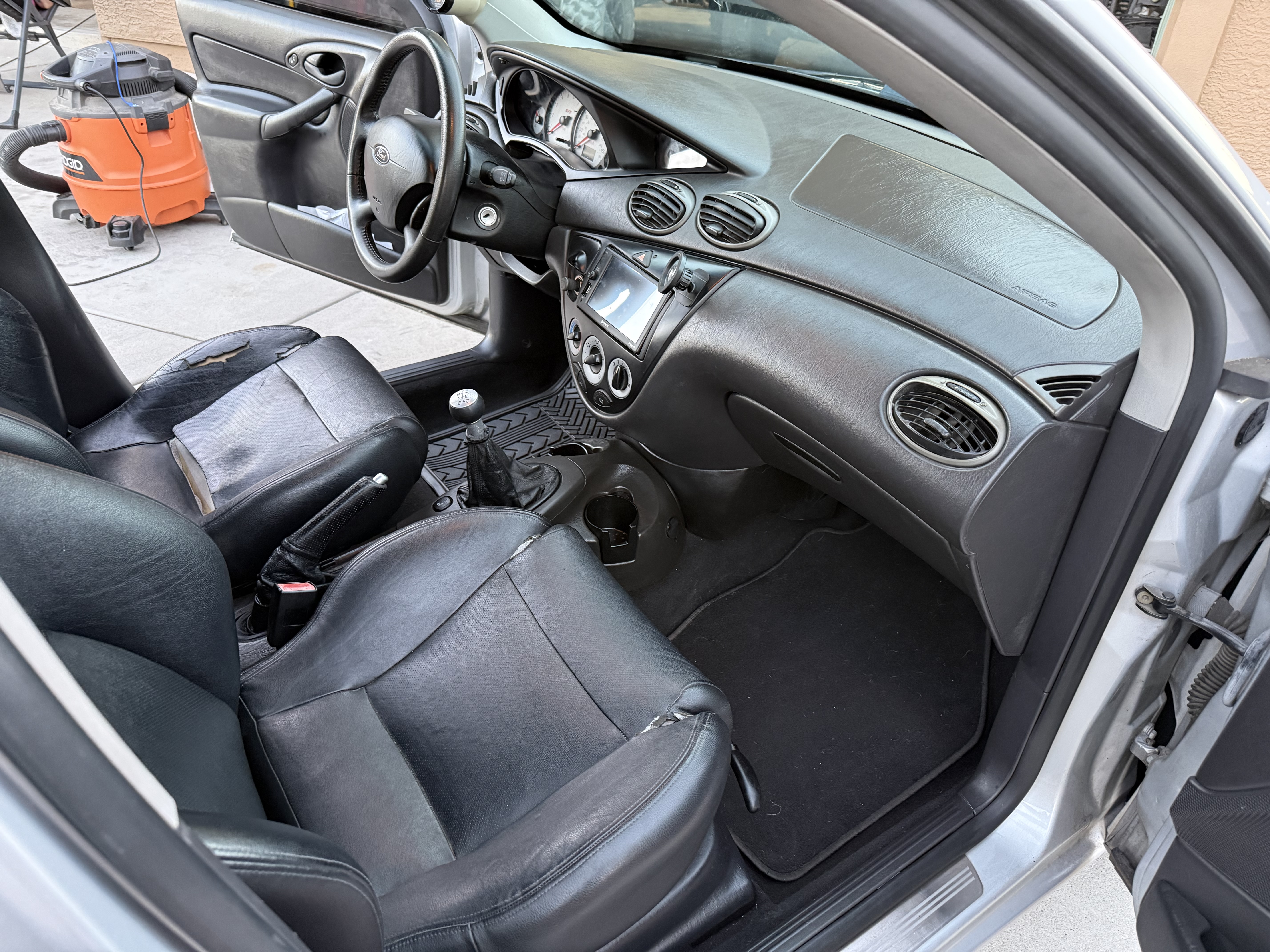 Used 2004 Ford Focus SVT FWD image 12