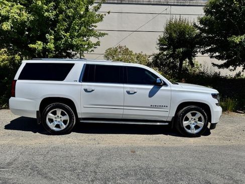 Used 2016 Chevrolet Suburban LTZ image 4
