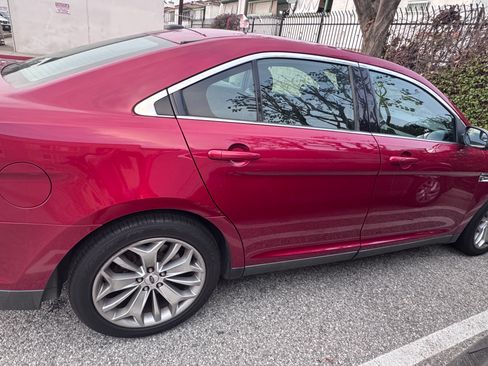 Used 2016 Ford Taurus Limited image 1