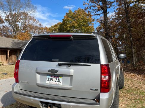 Used 2011 Chevrolet Tahoe LT w/ Luxury Package image 11