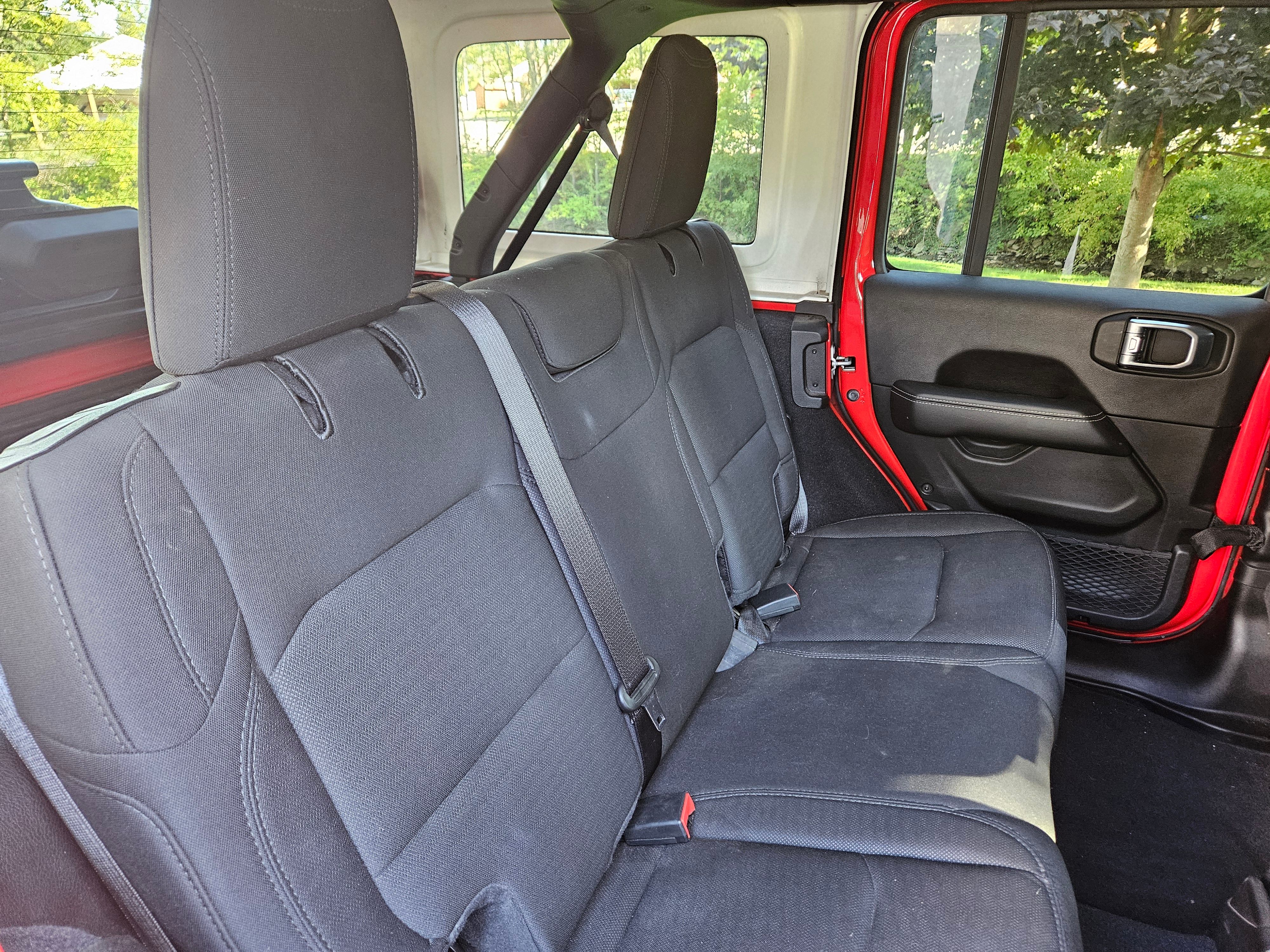 Used 2020 Jeep Wrangler Unlimited Sahara w/ Uconnect 4C Nav & Sound Group AWD/4WD image 13