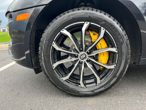 Used 2016 Porsche Macan Turbo AWD/4WD image 26