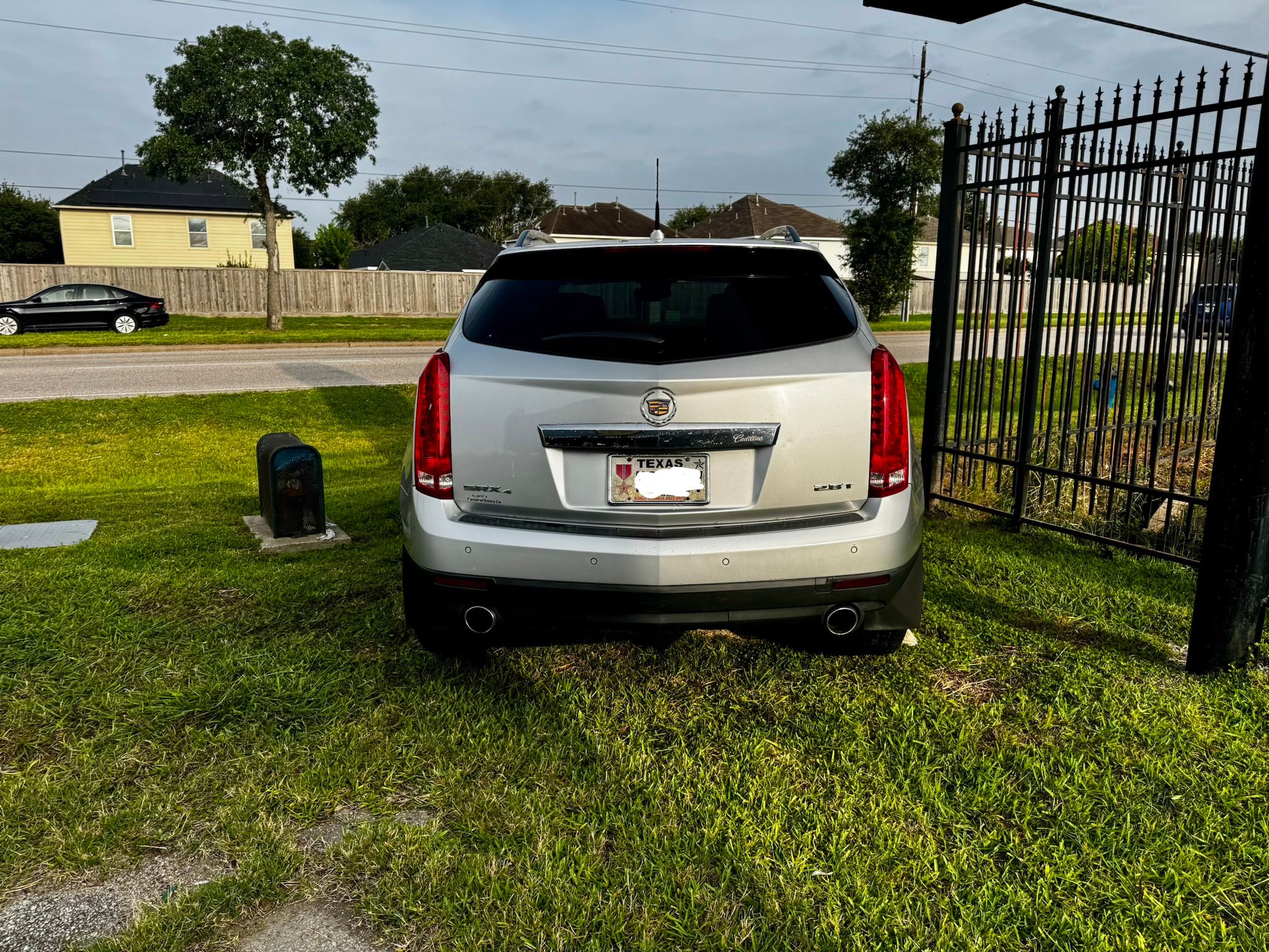 Used 2011 Cadillac SRX Premium AWD/4WD image 5
