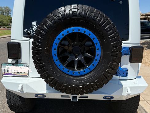 Used 2017 Jeep Wrangler Unlimited Sport w/ Quick Order Package 24S AWD/4WD image 4