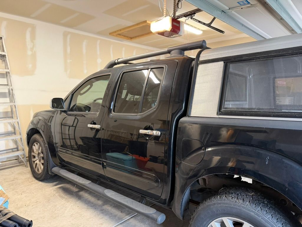Used 2010 Nissan Frontier LE w/ LE Value Truck Pkg AWD/4WD image 11