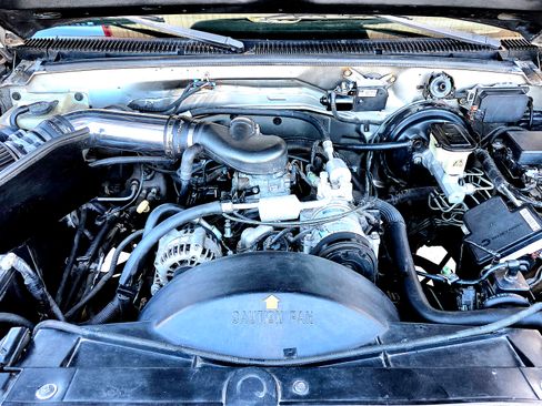 Used 1999 Chevrolet Tahoe 2WD 2-Door w/ Preferred Equipment Group image 14