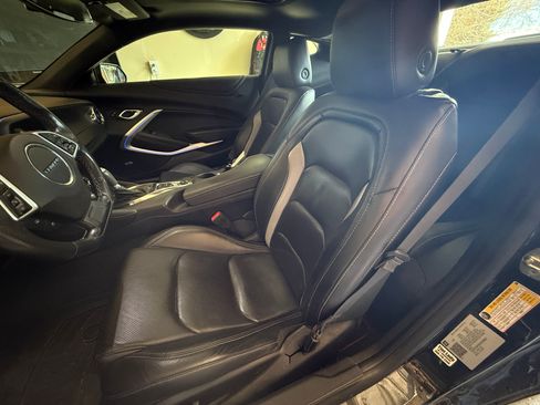 Used 2018 Chevrolet Camaro LT image 10