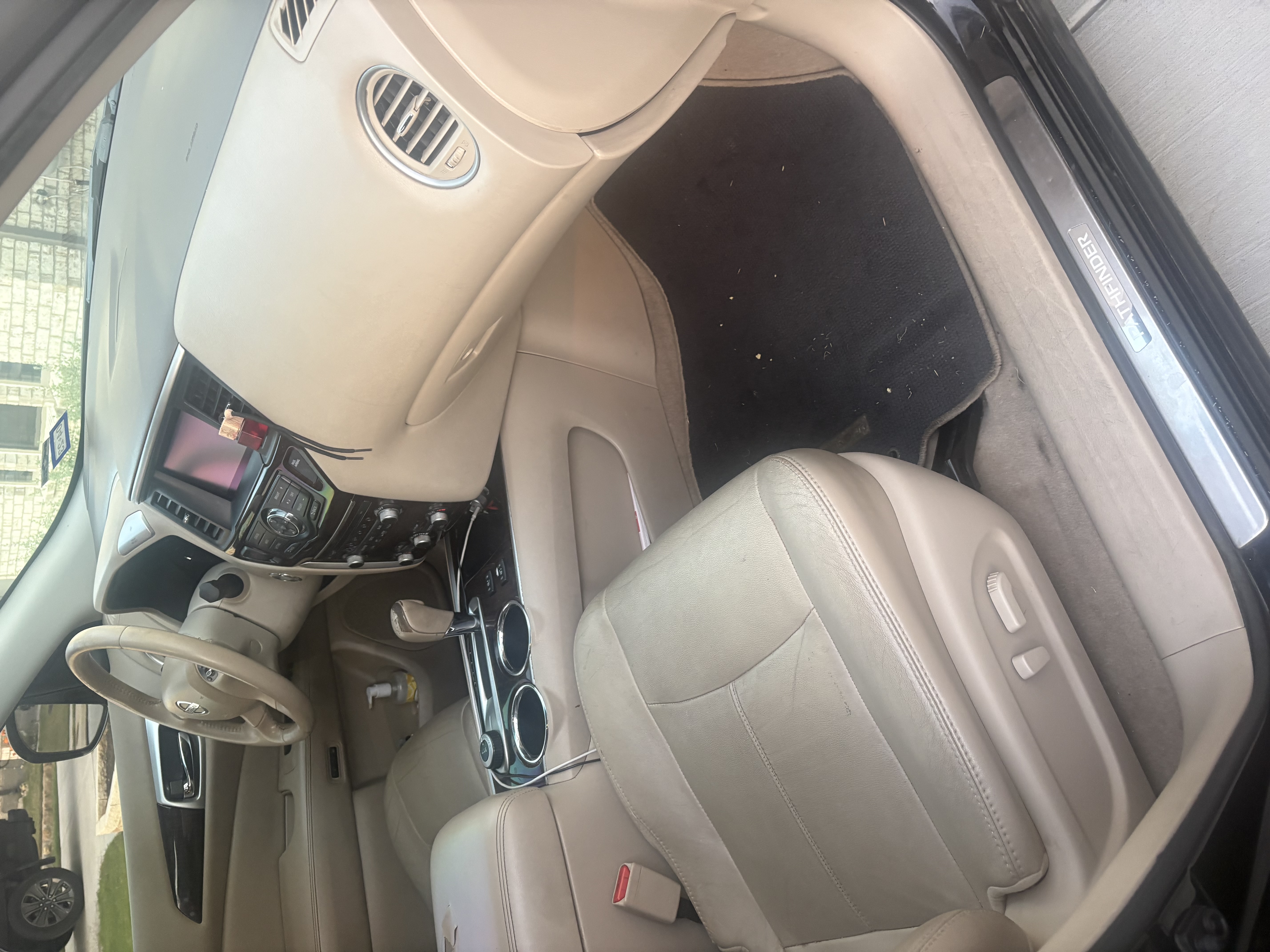 Used 2014 Nissan Pathfinder SL w/ Trailer Tow Package AWD/4WD image 6