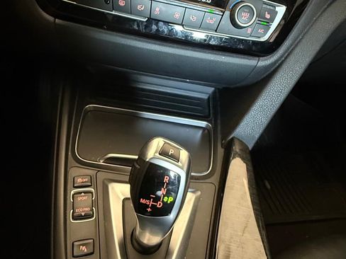 Used 2018 BMW 330e RWD image 12