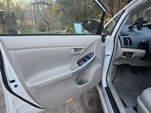 Used 2011 Toyota Prius Two image 5