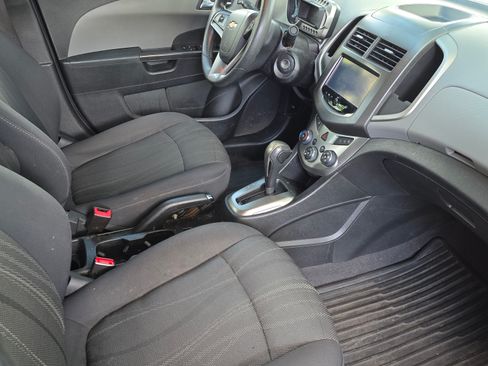 Used 2014 Chevrolet Sonic LT FWD image 9
